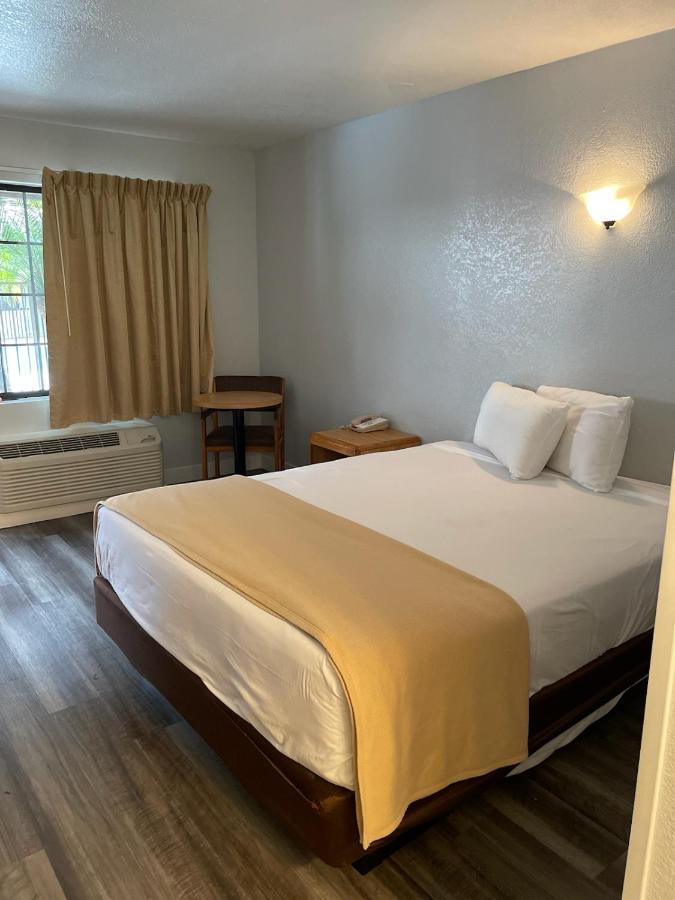 Premier Inns Thousand Oaks Exterior foto